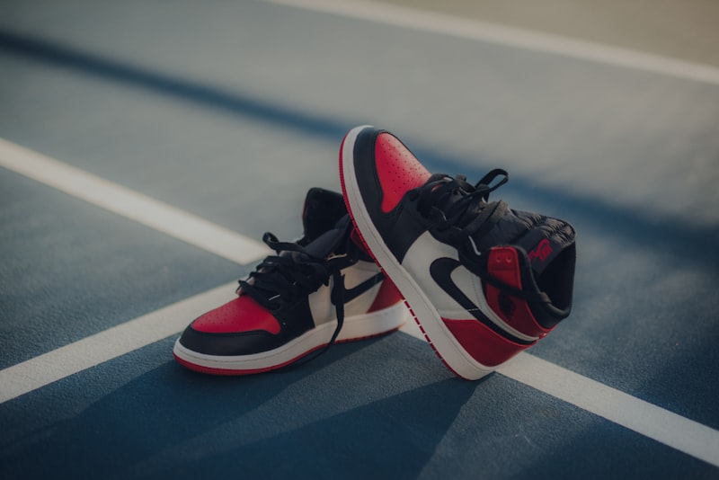 Sneakers & Apparel